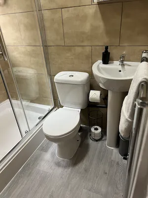 Clean bathroom image of previous work in Birmingham, West Midlands